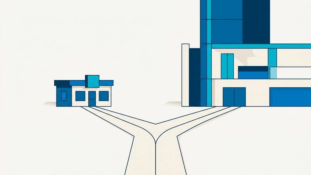 Ilustración de un camino que se bifurca hacia un consultorio propio y hacia un edificio compartido
